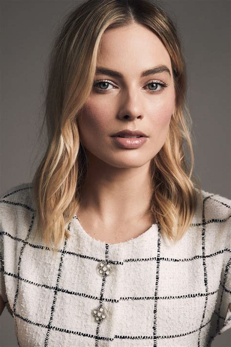 profumo chanel donna pubblicità|Margot Robbie è la nuova testimonial di Chanel N°5 .